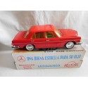 Antiguo Mercedes 250-S de Rico en caja en color rojo. Salvaobtaculos.