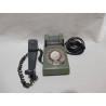 Teléfono inglés retro años 60.  En verde militar.