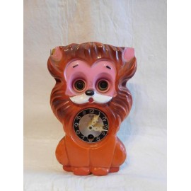 Antiguo Reloj Japones Mi Ken de león. Años 60-70.