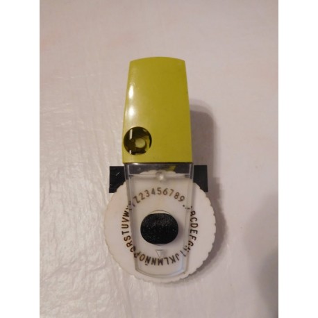 Maquina para rotular tipo Dymo Año 70. La primera que hubo.