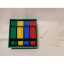Caja con fichas para juego. Fabricado Galaico. Años 60.