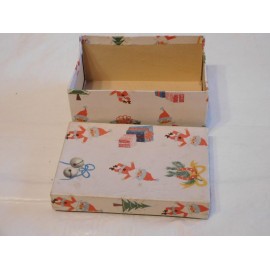 Bonita caja a&ntilde;os 40-50 con motivos navide&ntilde;os, posiblemente de adornos navide&ntilde;os. Preciosa, una joya.