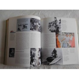 Libro sobre Vespa. VSTYLE FOR THE WORLD VESPA. PIAGGIO. En ingl&eacute;s. Ed. Giunti.