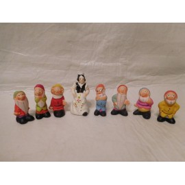 Figuras en realizadas en barro de Blancanieves y los siete enanitos. Años 40. Preciosos