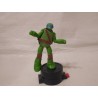 Magnifica figura Tortugas Ninja móvil. Con pulsador. Gira y pega una patada.