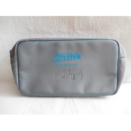 Neceser en gris y azul de Jean Paul Gaultier. Le Male. Nuevo.