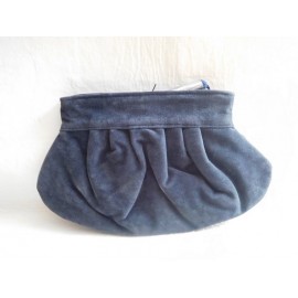 Neceser o bolso de mano en azul terciopelo de Issey Miyake and Jean Paul Gaultier. Nuevo