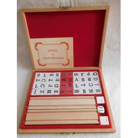 Juego Crucigrama Jose Liabres. Años 50. En caja madera y contenido en madera.