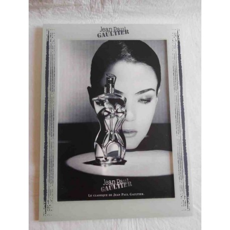 Marco con fotografía antigua del perfume Classique. Diseñador Jean Paul Gaultier. Una joya.