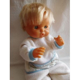 Antiguo muñeco Nenuco de Famosa. Año 1989 en nuca.