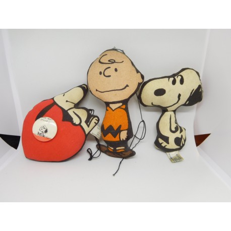 Lote de piezas en tela rellena de figuras de Snoopy. Años 70.