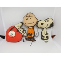 Lote de piezas en tela rellena de figuras de Snoopy. Años 70.