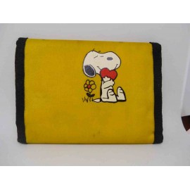 Bonita cartera años 80 de Snoopy en tela y con cierre en belcro.