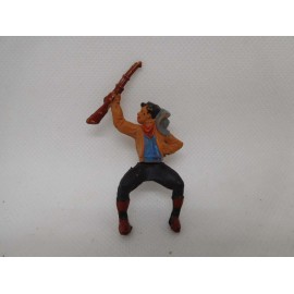 Figura vaquero con arma en alto. Goma. Años 50. Fabricado por gama. Ref 28.