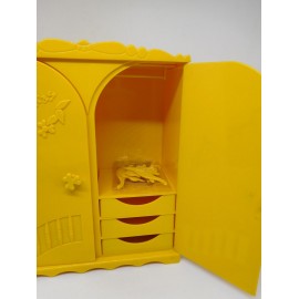 Armario con cajoncitos y perchas de Barriguitas, el primero que sac&oacute; Famosa Ref 2