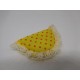 Almohada barríguitas original amarilla con topos naranjas.