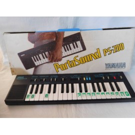 Organo Yamaha PS200 PortaSound. Años 80. En caja.