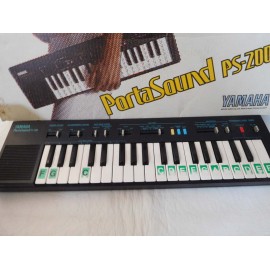 Organo Yamaha PS200 PortaSound. Años 80. En caja.