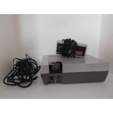 Consola Clónica Nes con 168 juegos con mando original Nintendo. Con conexiones a red y TV.
