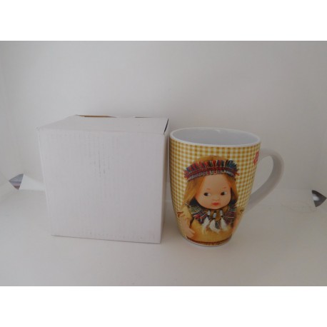 Bonita taza desayuno Barriguitas de Famosa. Nueva en su caja.