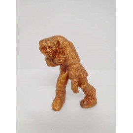 Figura PVC jorobado marca Yolanda. Serie Monstruos.