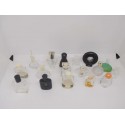 Lote de 17 miniaturas de perfume. Todas vacías.