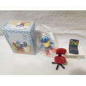 Caja con figura de PVC de pitufo oficinista. Nuevo.