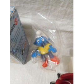 Caja con figura de PVC de pitufo oficinista. Nuevo.