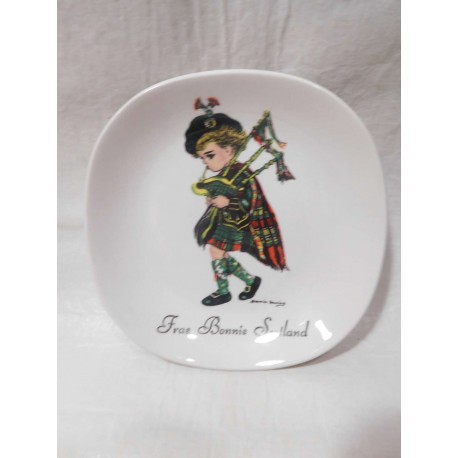 Bonito plato de cerámica Frae Bonnie Scotland. J.H. Watherby and Sons. Años 60. Vintage