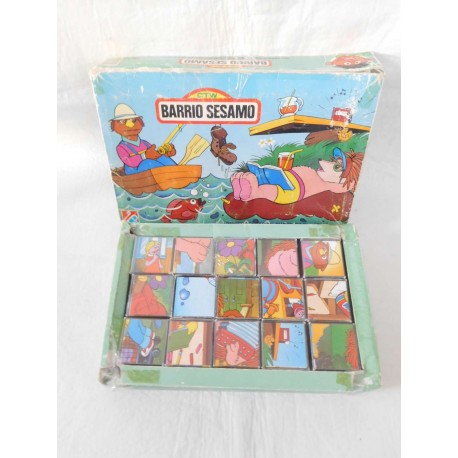 Caja de cubos puzzle de Barrio Sesamo. Años 80. Dalmau Carles Pla.
