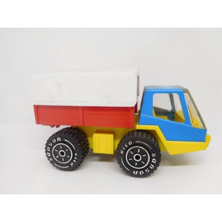 Antiguo camión Komby Rapid de Rico sin caja. Años 80.