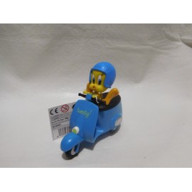 Figura pvc  Piolin montado en moto Vespa. Versión azul. Warner Bross. Nuevo.