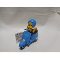 Figura pvc  Piolin montado en moto Vespa. Versión azul. Warner Bross. Nuevo.