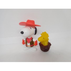 Snoopy vestido de vaquero y Emilio. Premium McDonald. 1999