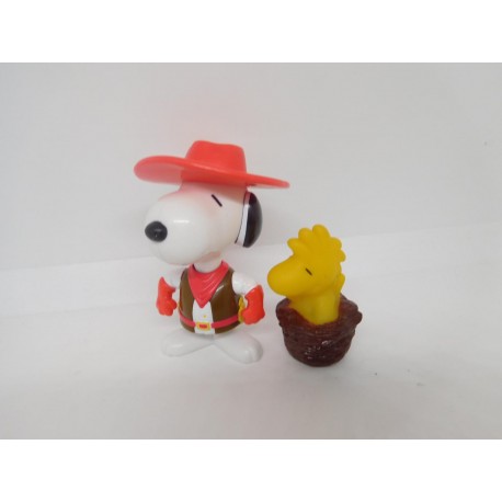 Snoopy vestido de vaquero y Emilio. Premium McDonald. 1999