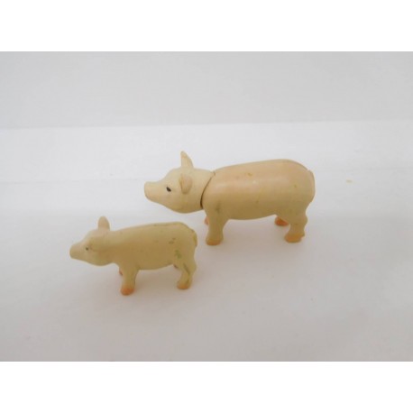 Figura pvc de cerdito y cría.