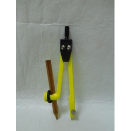 Compás marca Safta años 80 con sistema de lápiz. En color fosforito.