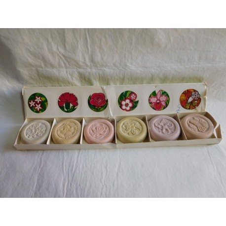 Caja antigua de jabones de Puig Floriberia jabón de lujo.  Años 70.