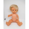 Muñeca chiquitina rubia de Famosa. Años 80. Bien conservada.