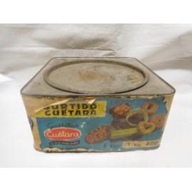 Antigua caja de galletas Cuetara en hojalata y papel con publicidad surtido y piscis. Años 60.