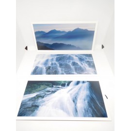 Colección de tres fotografías sobre el agua. Issey Miyake. Comentadas en inglés y francés