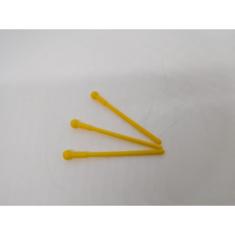 Tres palillos para el pelo en amarillo para Nancy Geisha