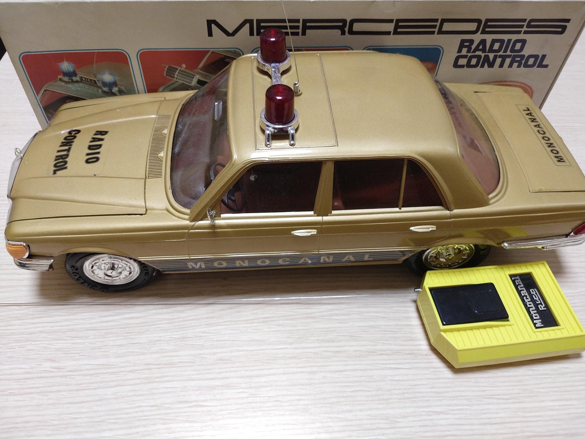 Coche de Policía Mercedes 450 Mercedes Radiocontrol monocanal