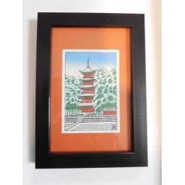 Pequeña pintura arte japonés sobre tela. Miniatura sobre pagoda con paisaje