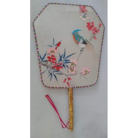 Antiguo pay pay japones en seda pintado a mano de pajarito en rama