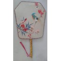Antiguo pay pay japones en seda pintado a mano de pajarito en rama