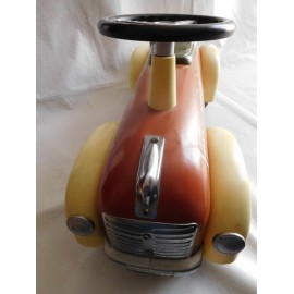 Precioso coche estilo Vintage Imaginarium con volante. Para impulsarse con los pies.